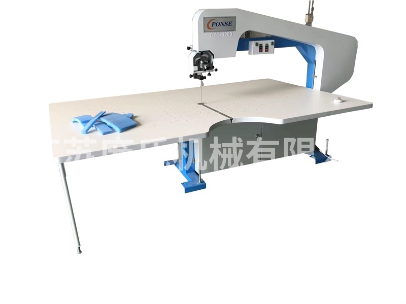 服裝布料立切機